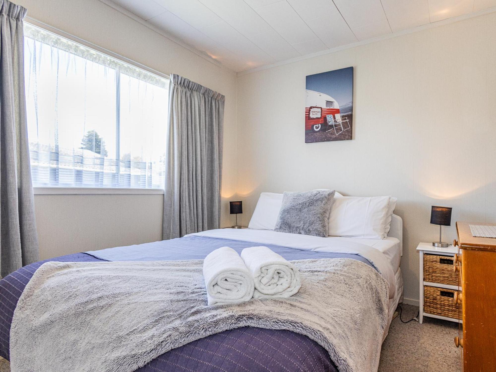 Central Riverside Retreat - Taupo Holiday Home Ngoại thất bức ảnh