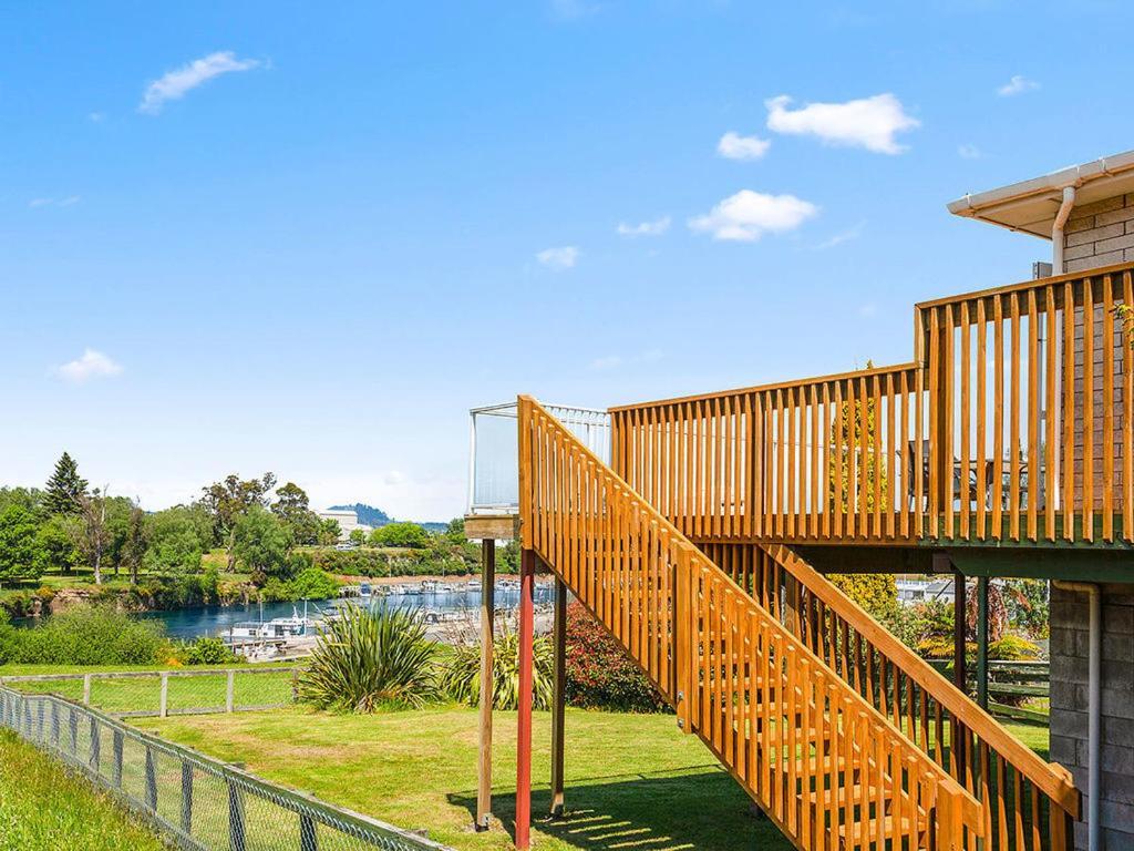 Central Riverside Retreat - Taupo Holiday Home Ngoại thất bức ảnh